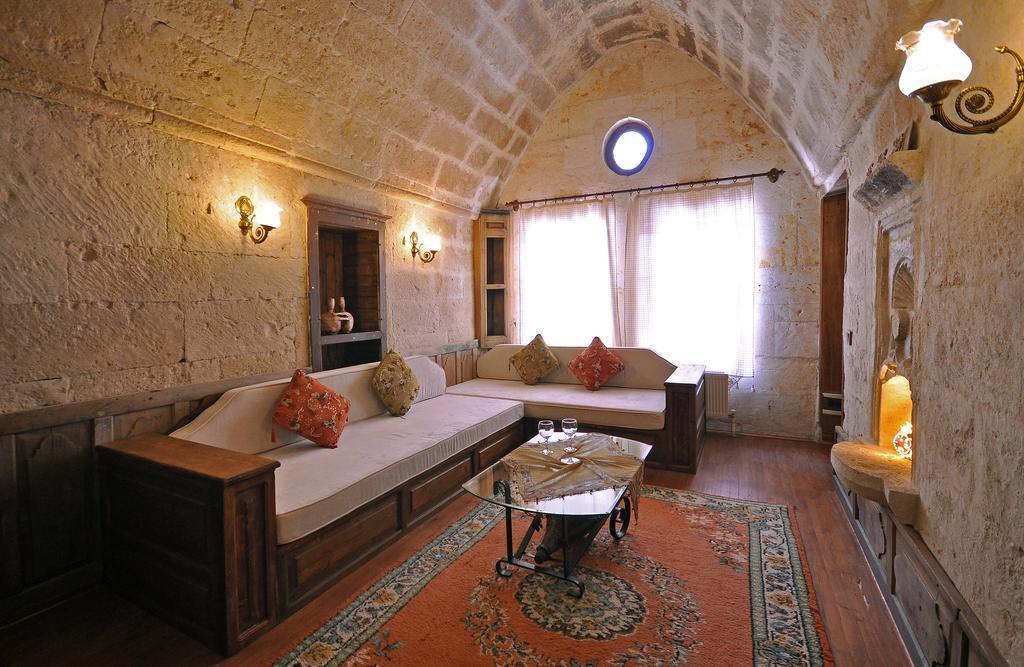 Has Cave Готель